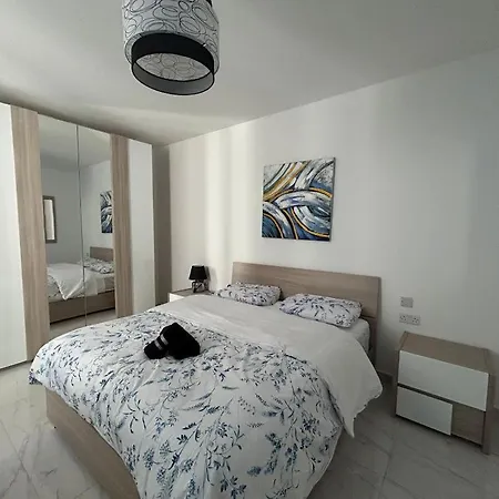 Valletta Ferry Luxurious 아파트 슬리에마